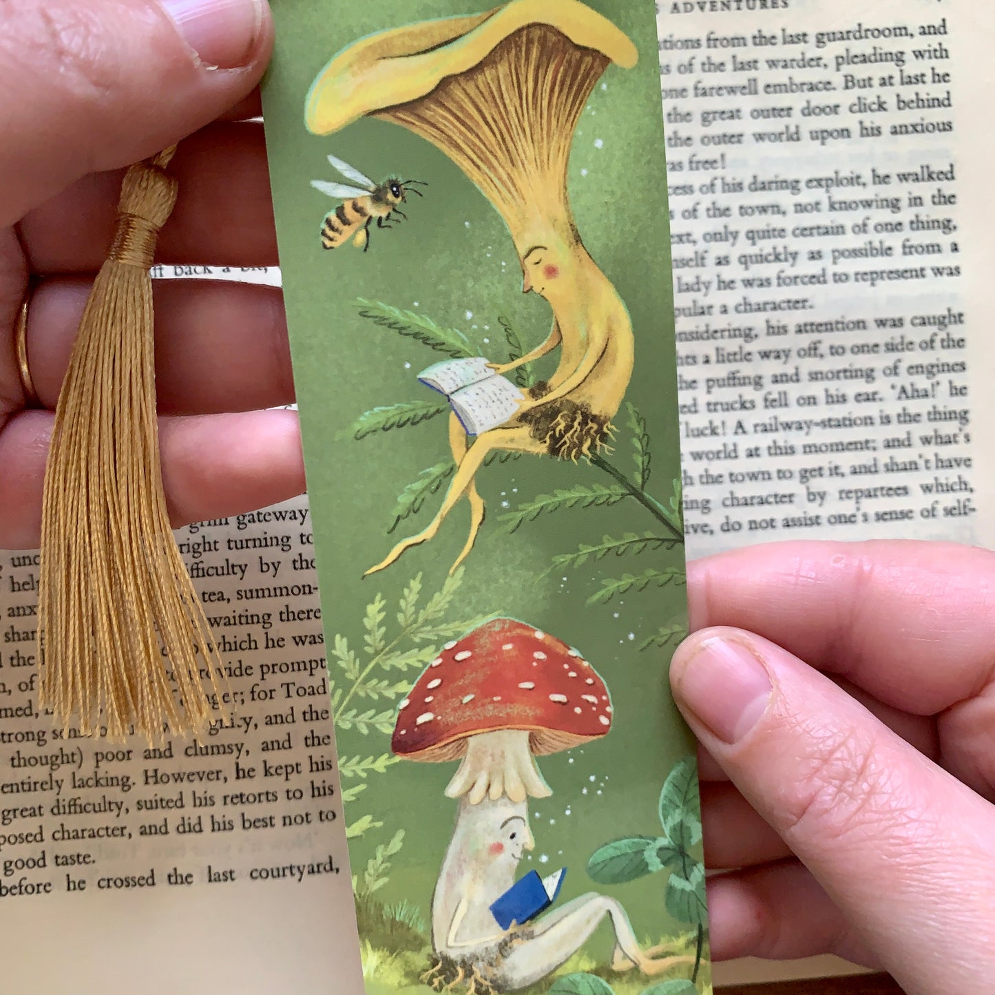 Anna Seed Art | Bookmark - Mushroom Bookclub - Cute illustration